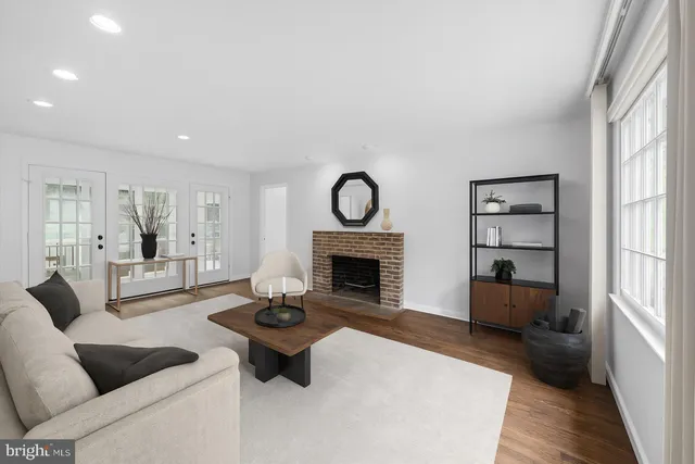 $1,200,000 | 11004 Haislip Court, Potomac, MD 20854