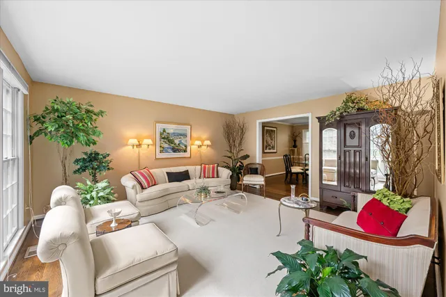 $1,200,000 | 11004 Haislip Court, Potomac, MD 20854