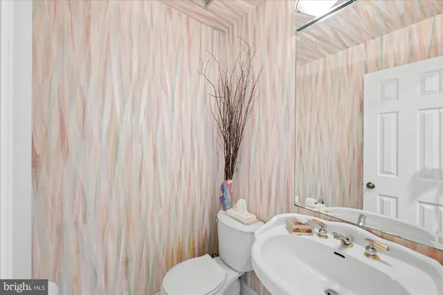 $1,200,000 | 11004 Haislip Court, Potomac, MD 20854