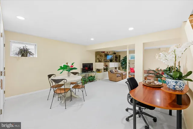 $1,200,000 | 11004 Haislip Court, Potomac, MD 20854