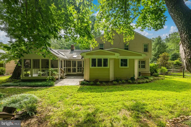 $1,200,000 | 11004 Haislip Court, Potomac, MD 20854