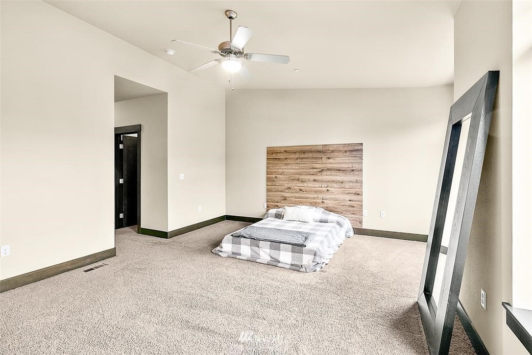 3808 Northeast 3rd Place Renton, WA 98056 - Photo 31 of 34 a living room with hard wood floor
