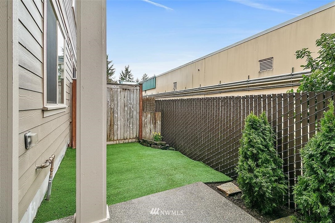 3808 Northeast 3rd Place Renton, WA 98056 - Photo 33 of 34 a view of a backyard with plants