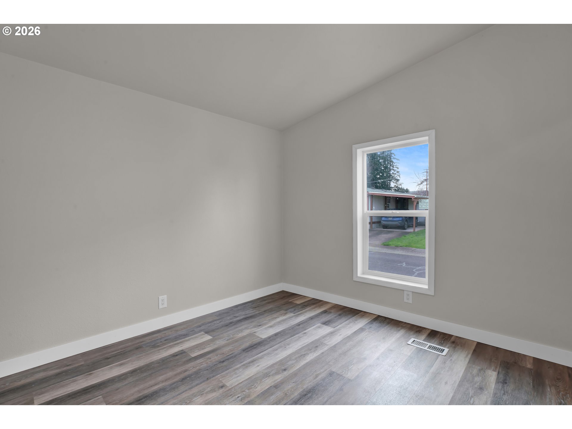 700 North Mill Street, Unit 112 Creswell, OR 97426 - Photo 19 of 28