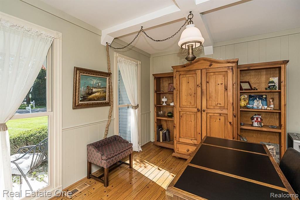 1380 Chestnut Circle Rochester Hills, MI 48309 - Photo 4 of 46