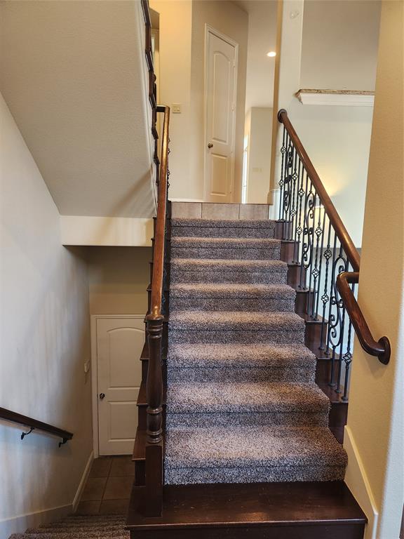 5720 Robbie Road Plano, TX 75024 - Photo 5 of 30 Stairs to 2nd level