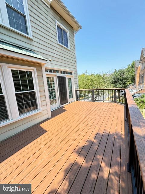 1811 Fallbrook Lane Vienna, VA 22182 - Photo 29 of 36