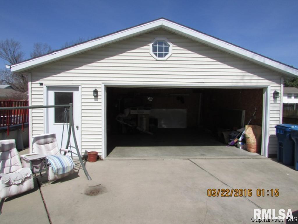 2425 Sutherland Road Springfield, IL 62702 - Photo 3 of 25
