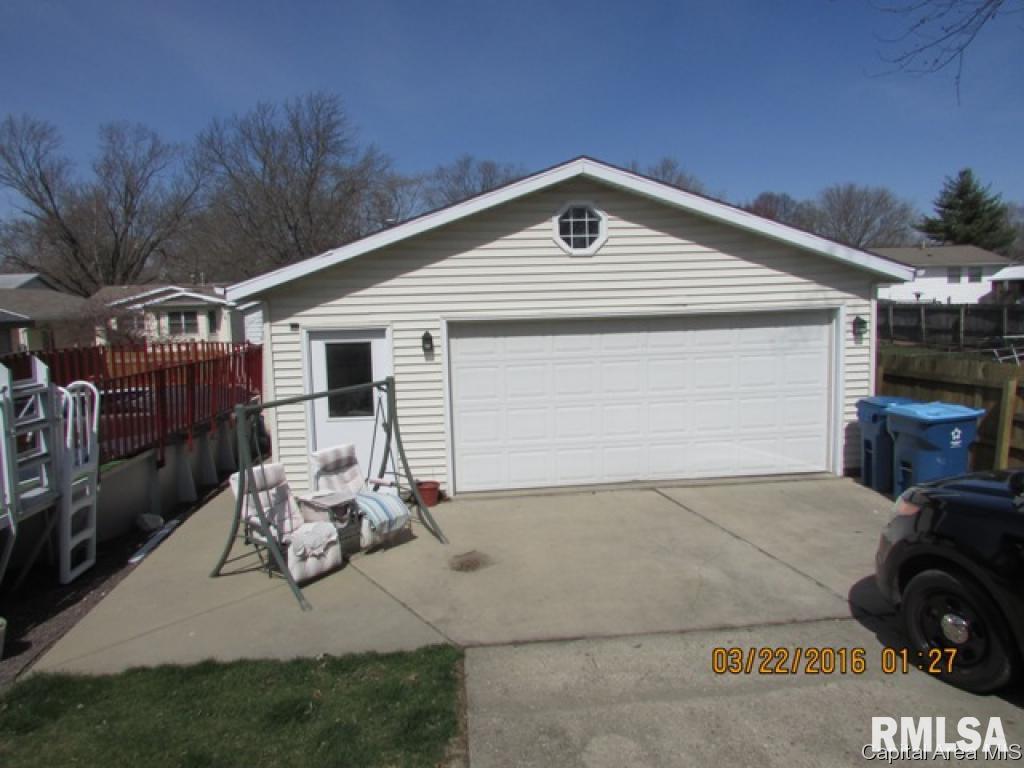2425 Sutherland Road Springfield, IL 62702 - Photo 6 of 25