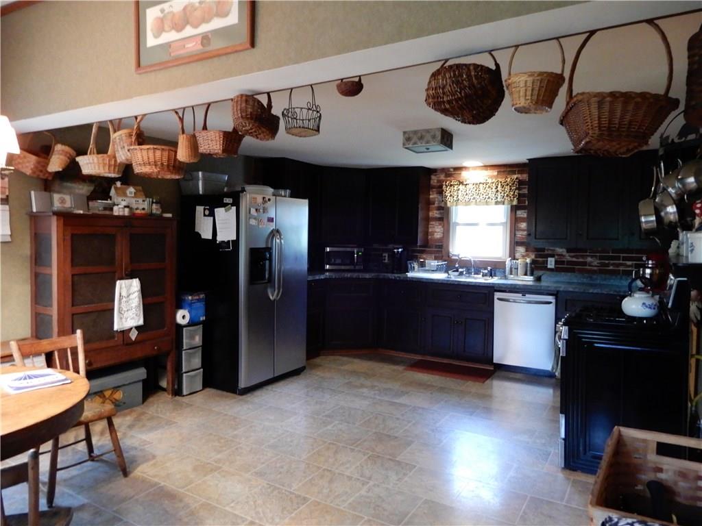 650 Franklin Road Mercer, PA 16137 - Photo 6 of 25
