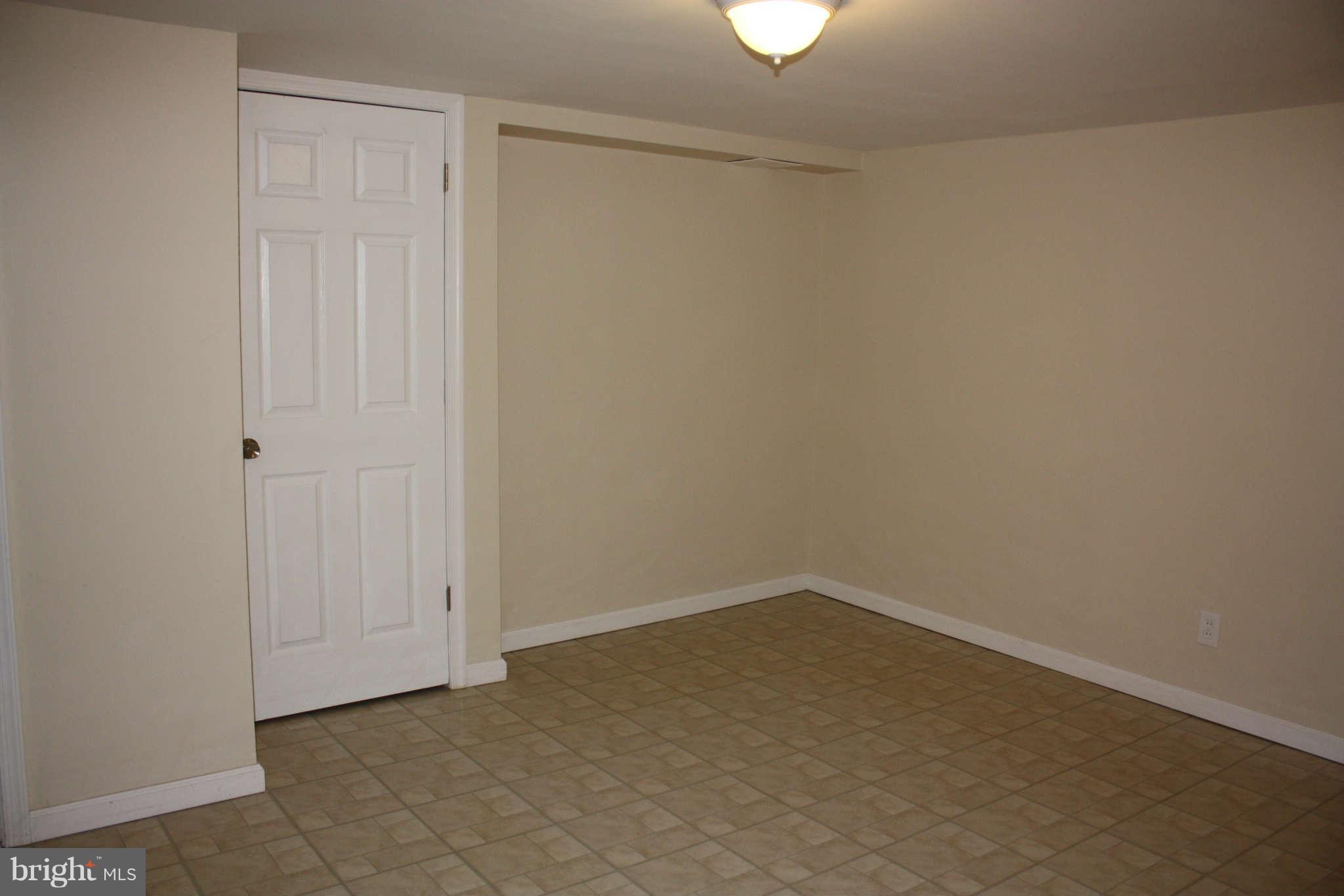 2009 Holborn Road Dundalk, MD 21222 - Photo 24 of 29 Family Room