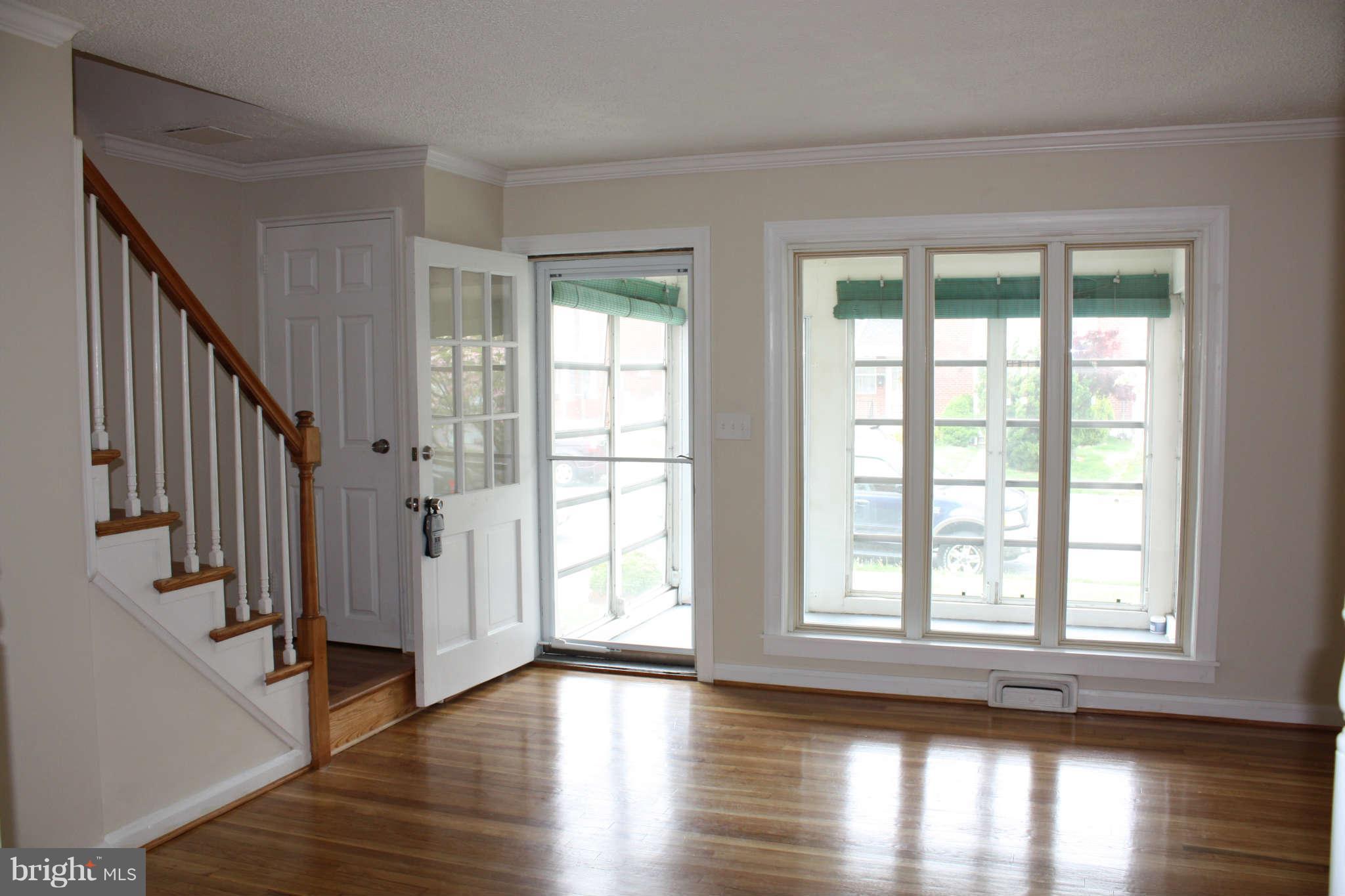 2009 Holborn Road Dundalk, MD 21222 - Photo 5 of 29 Living Room