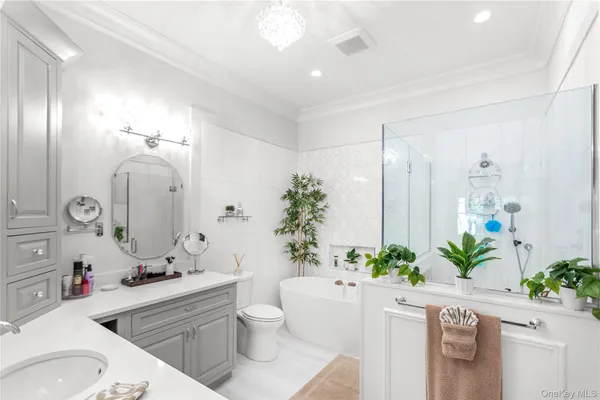 $940,000 | 89 Jims Trail, Bayport, NY 11705