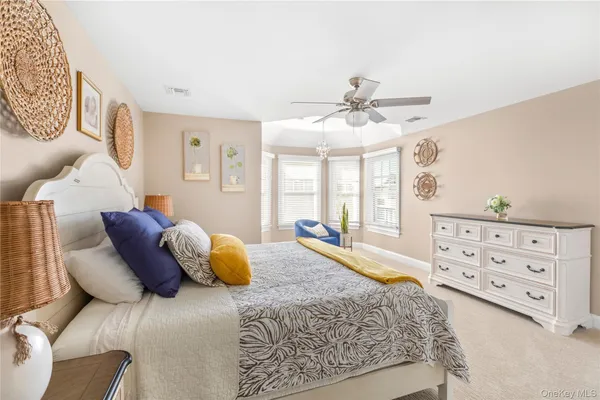 $940,000 | 89 Jims Trail, Bayport, NY 11705