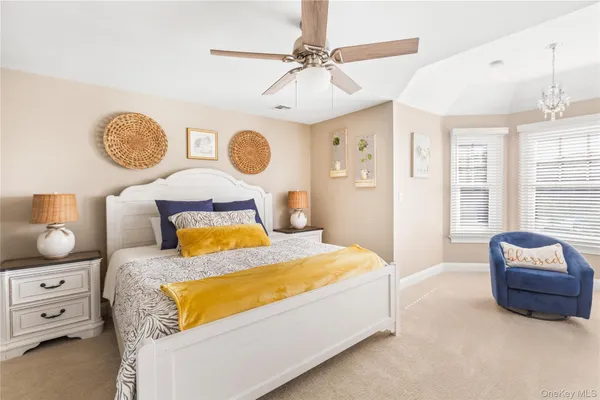 $940,000 | 89 Jims Trail, Bayport, NY 11705