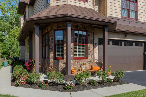 $940,000 | 89 Jims Trail, Bayport, NY 11705