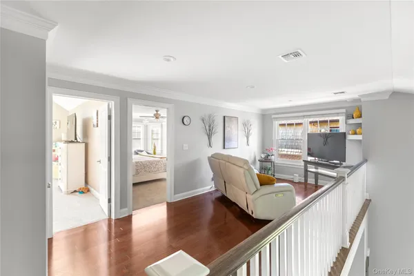 $940,000 | 89 Jims Trail, Bayport, NY 11705