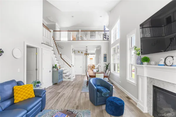 $940,000 | 89 Jims Trail, Bayport, NY 11705