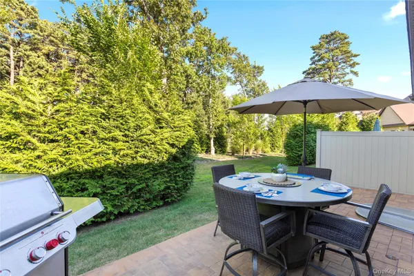 $940,000 | 89 Jims Trail, Bayport, NY 11705