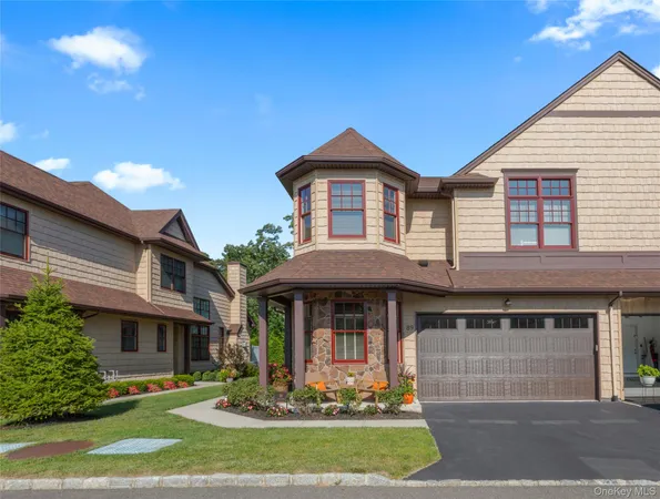 $940,000 | 89 Jims Trail, Bayport, NY 11705