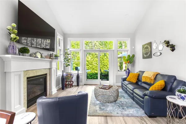 $940,000 | 89 Jims Trail, Bayport, NY 11705