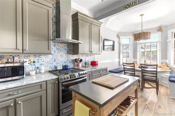 $940,000 | 89 Jims Trail, Bayport, NY 11705