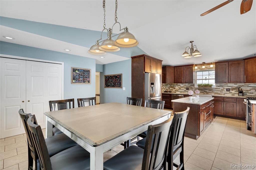 415 Leon Road Walled Lake, MI 48390 - Photo 21 of 48