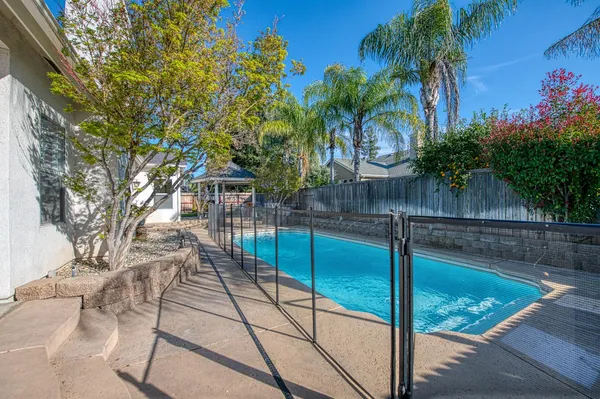 $665,000 | 290 West Loyola Avenue, Clovis, CA 93619