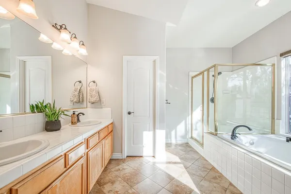 $665,000 | 290 West Loyola Avenue, Clovis, CA 93619