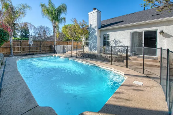$665,000 | 290 West Loyola Avenue, Clovis, CA 93619