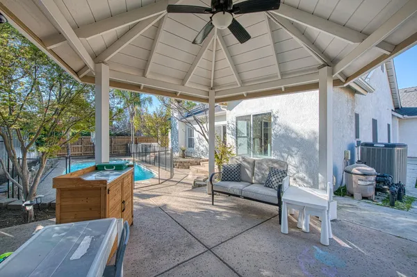 $665,000 | 290 West Loyola Avenue, Clovis, CA 93619