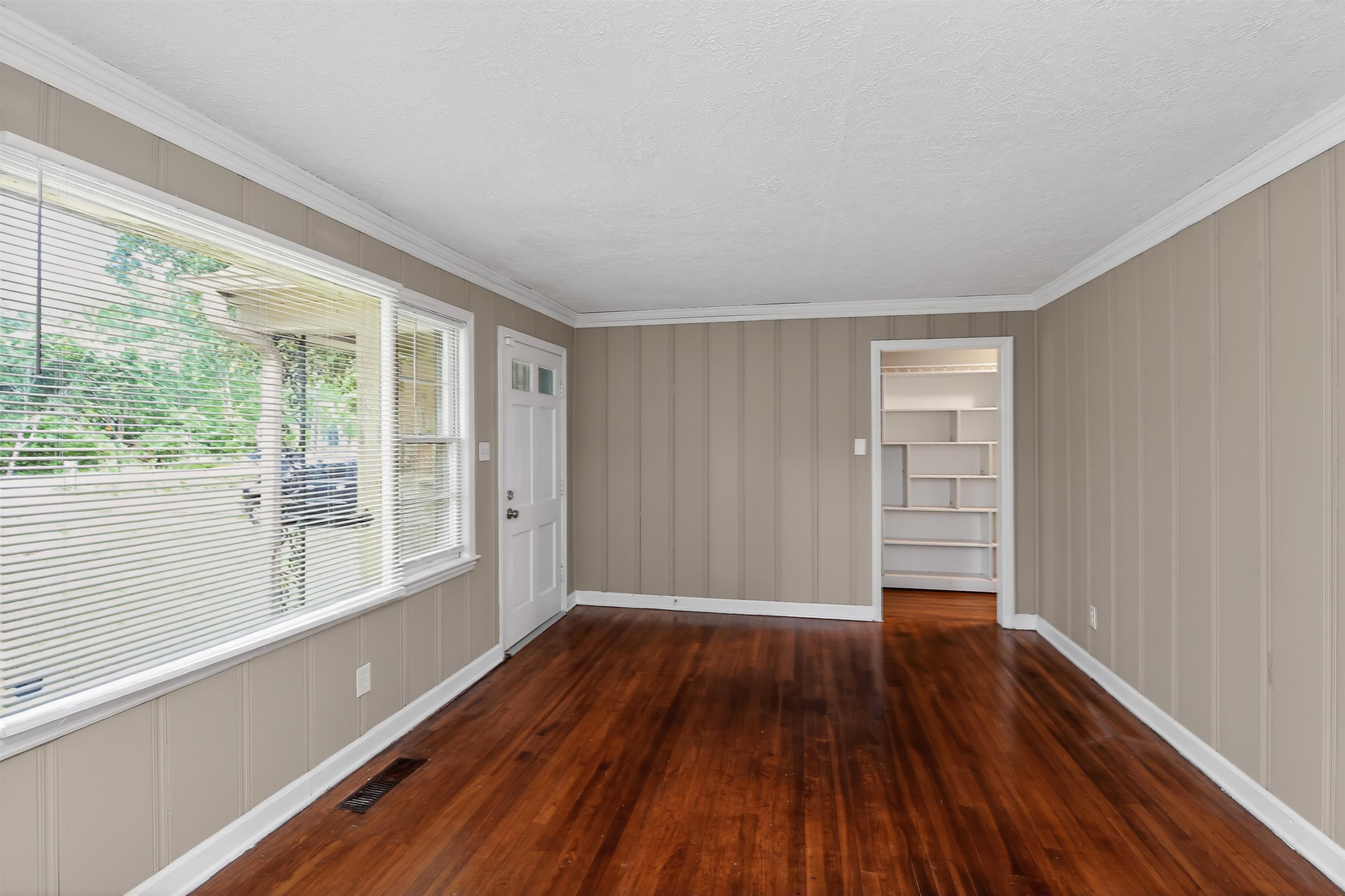 2840 Allen Road Memphis, TN 38128 - Photo 10 of 31 Open living area featuring rich wood-finish flooring