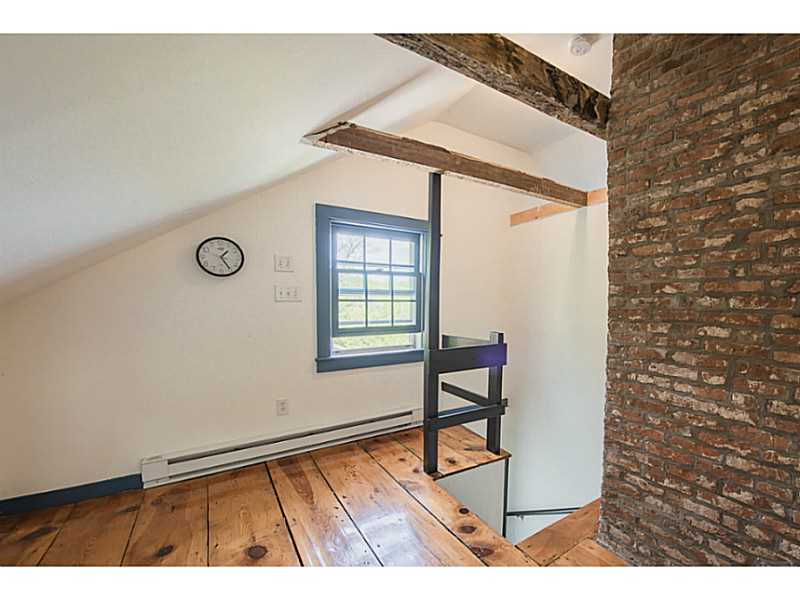 6 Wilbur Road Lincoln, RI 02865 - Photo 24 of 25 Bonus Room.