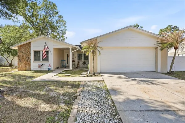 $385,000 | 605 Oakmoss Drive, Brandon, FL 33511