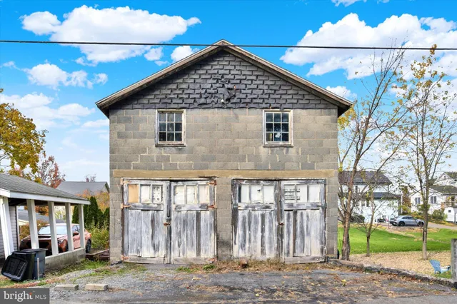 $135,000 | 444 West Main Street, Elizabethville, PA 17023