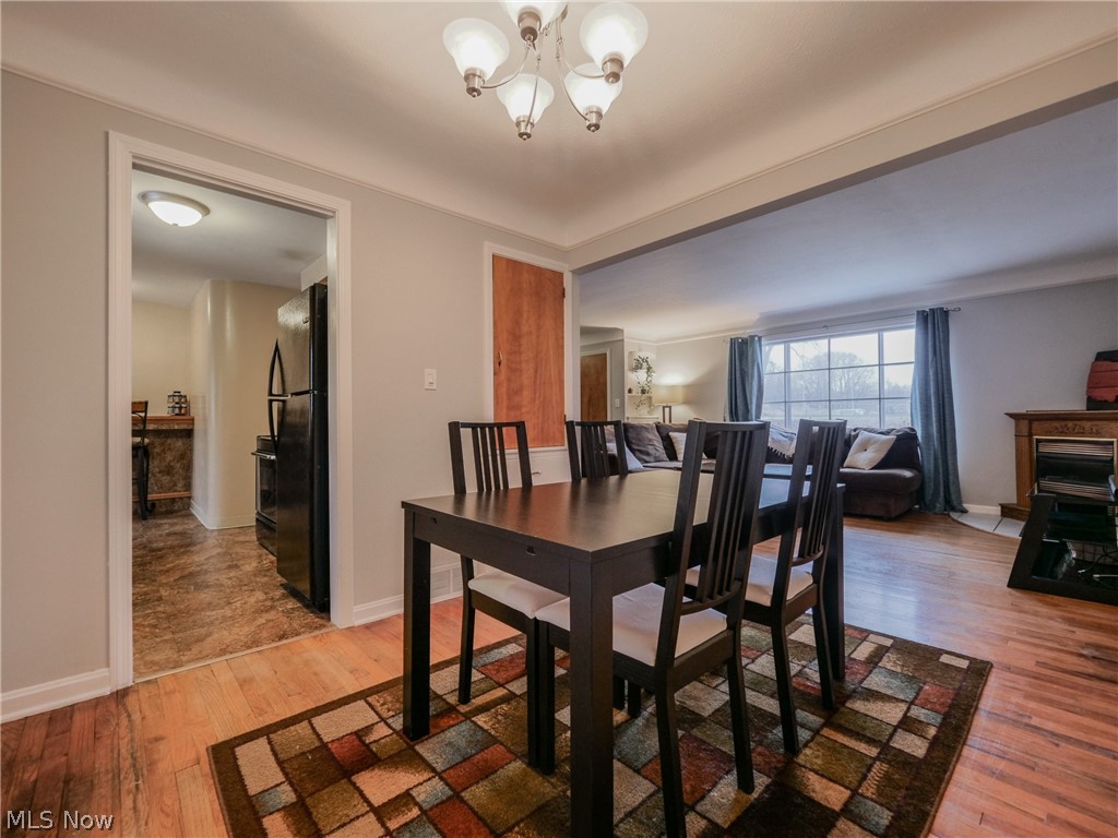 4907 Farnhurst Road Cleveland, OH 44124 - Photo 7 of 33