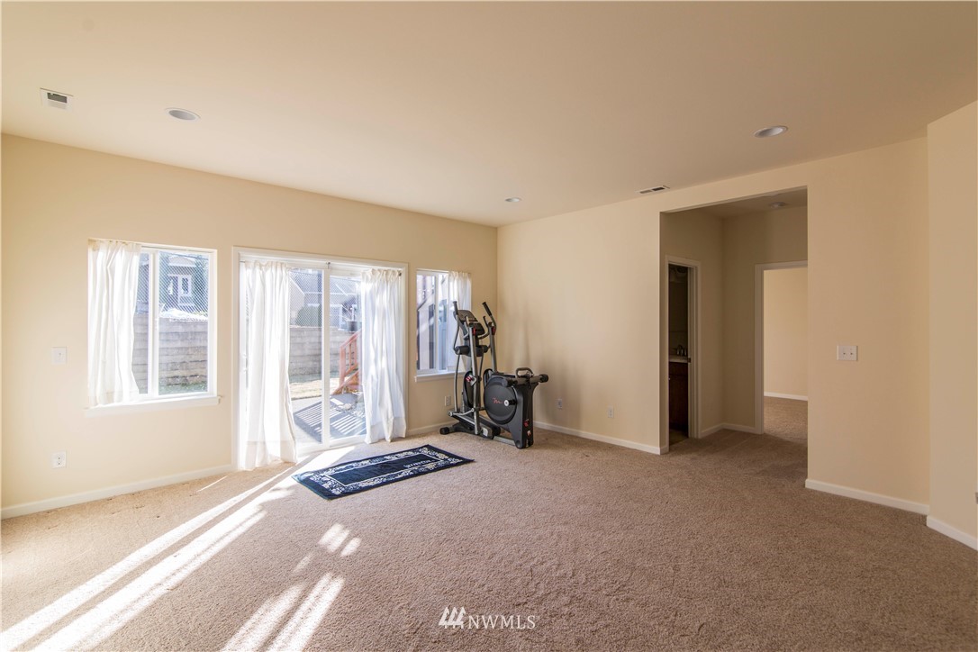 16313 Southeast 139th Court Renton, WA 98059 - Photo 5 of 20 Gallery Image 5