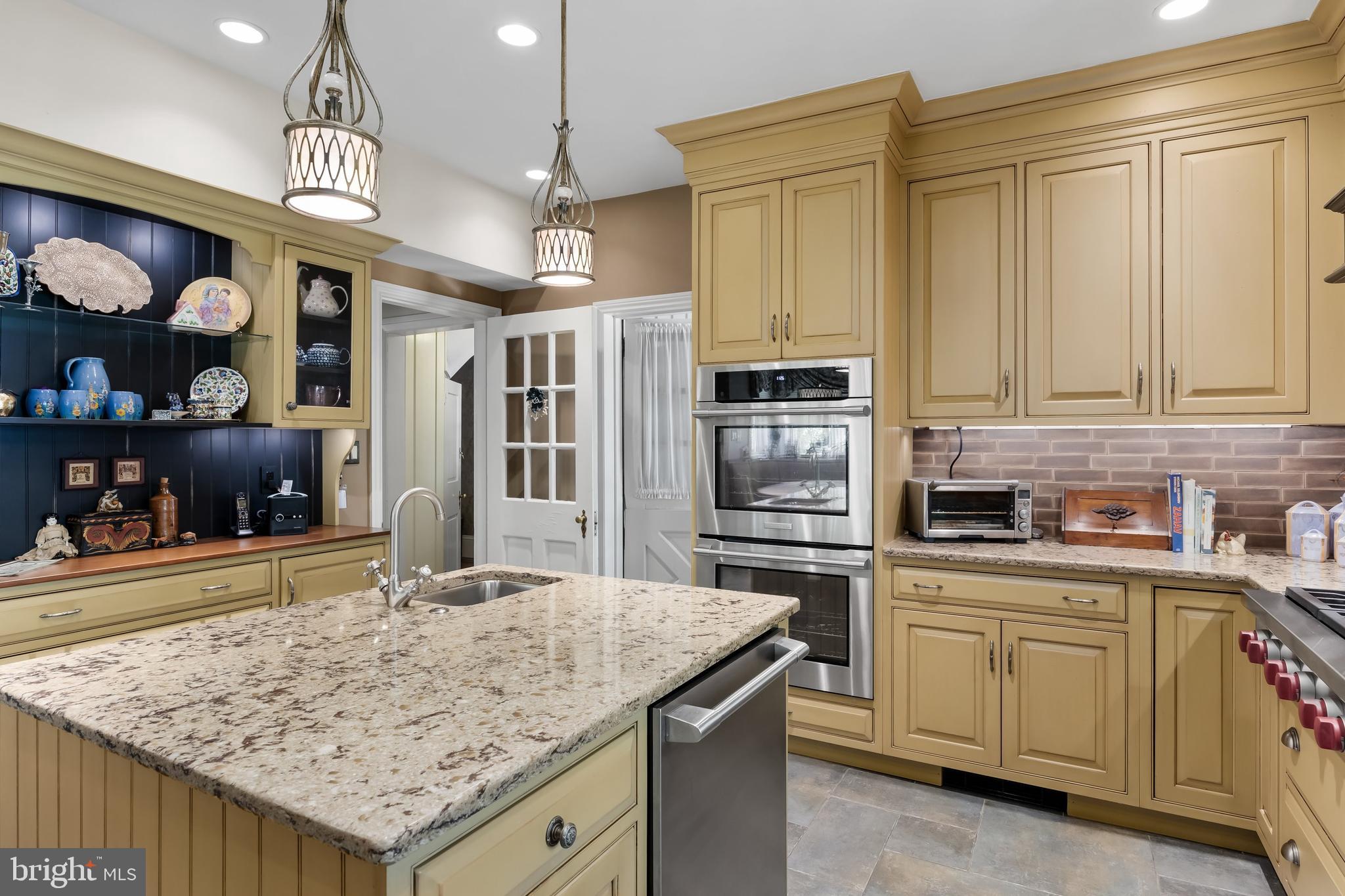 35 Ridgway Street Mount Holly, NJ 08060 - Photo 17 of 62 Gourmet Kitchen