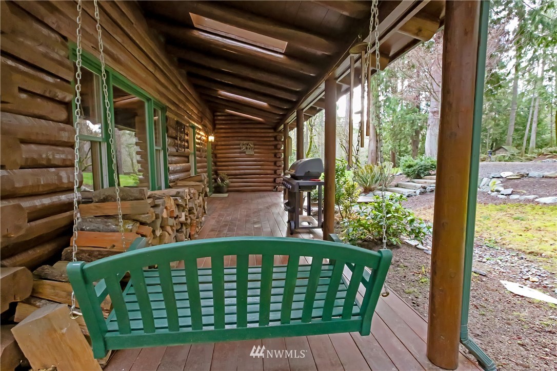 2039 Woods Road East Port Orchard, WA 98366 - Photo 2 of 24 Gallery Image 2