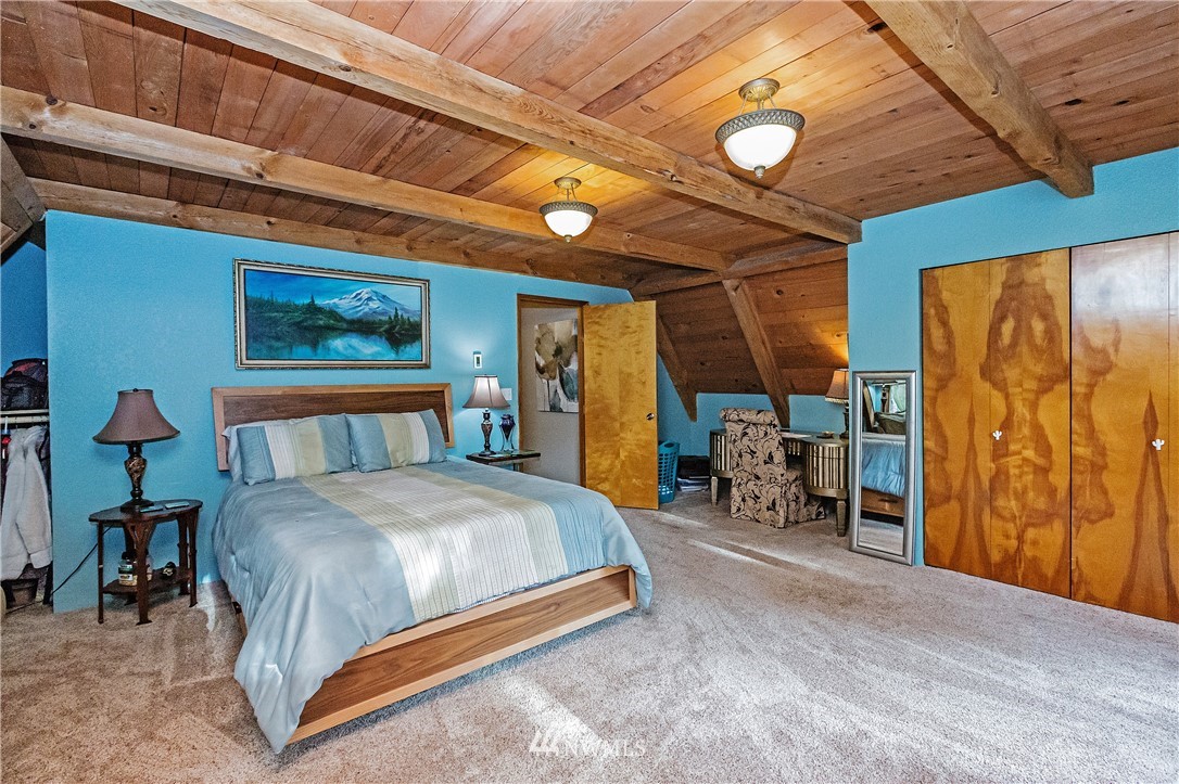 2039 Woods Road East Port Orchard, WA 98366 - Photo 13 of 24 Gallery Image 13