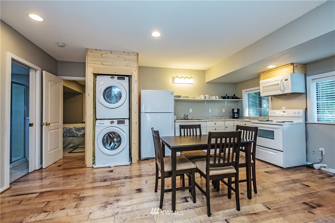 2039 Woods Road East Port Orchard, WA 98366 - Photo 18 of 24 Gallery Image 18