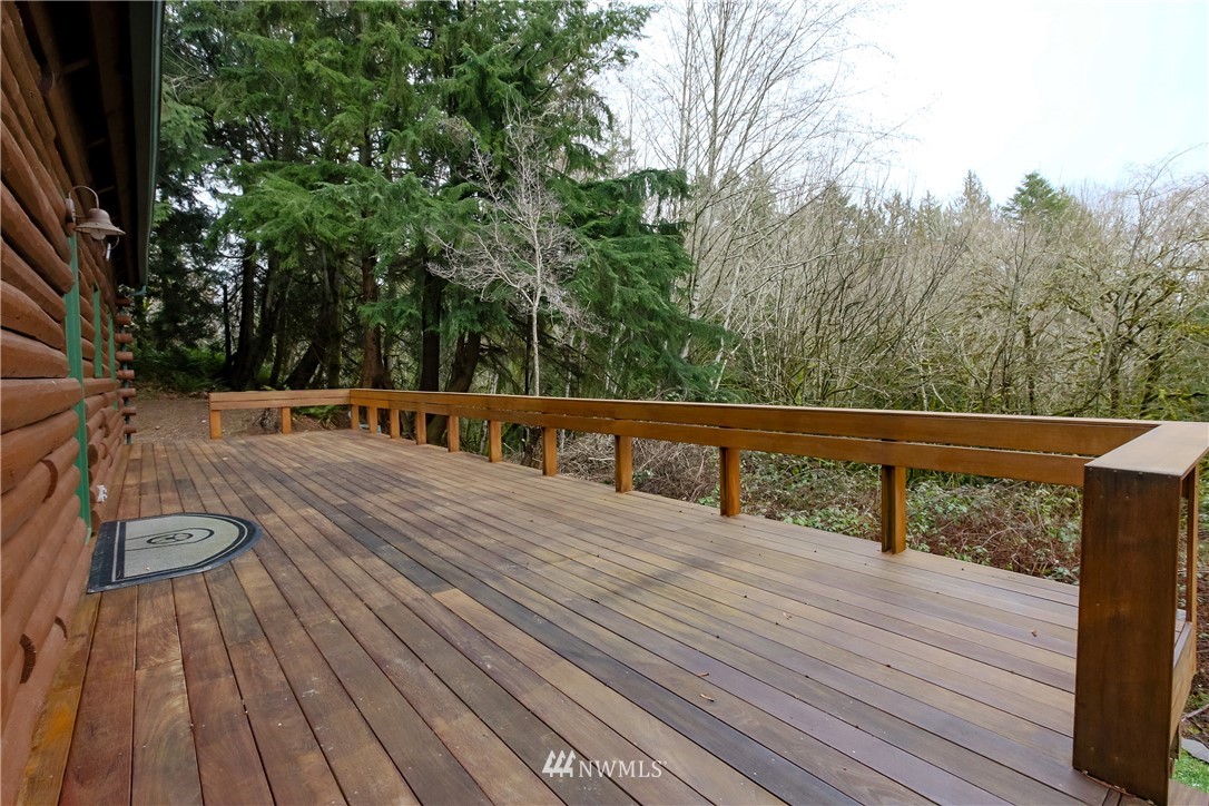 2039 Woods Road East Port Orchard, WA 98366 - Photo 5 of 24 Gallery Image 5