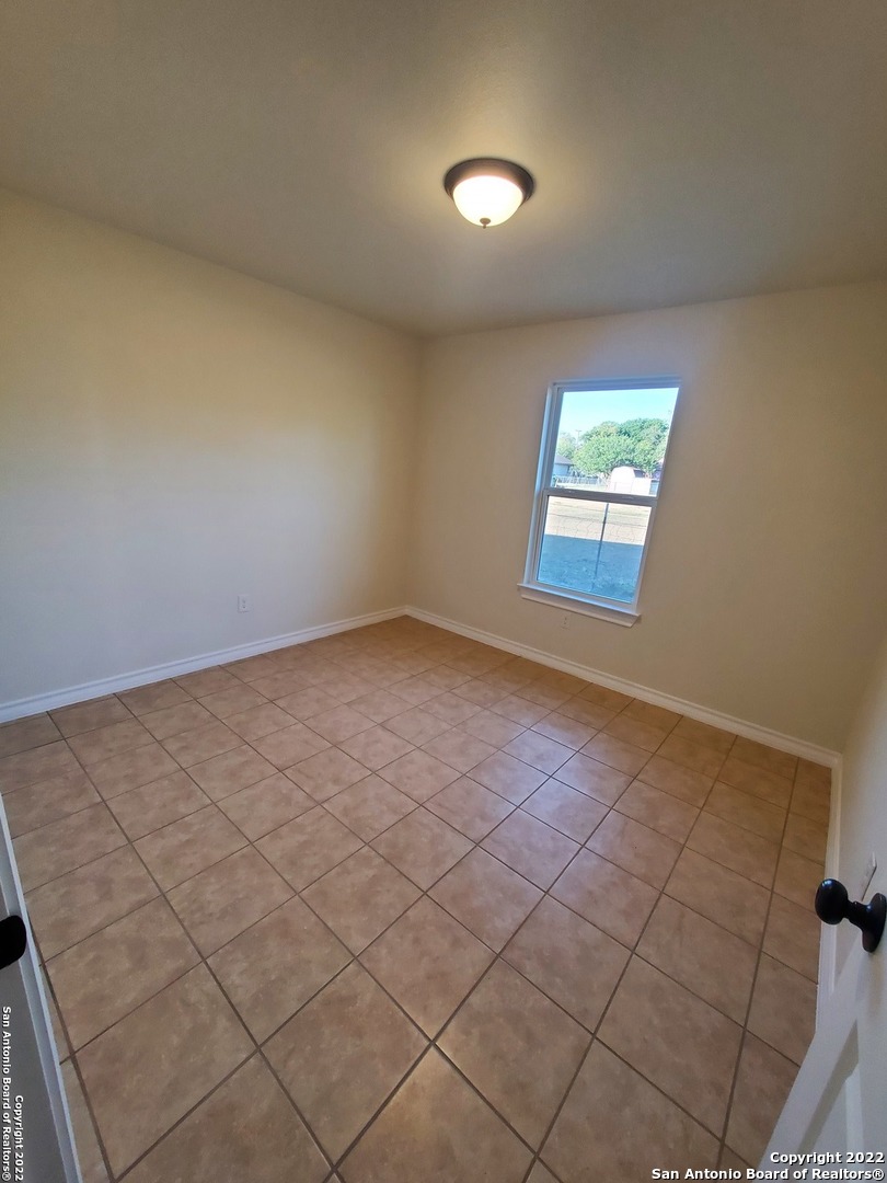 7539 West Dixon Road, Unit 12 Somerset, TX 78069 - Photo 5 of 10