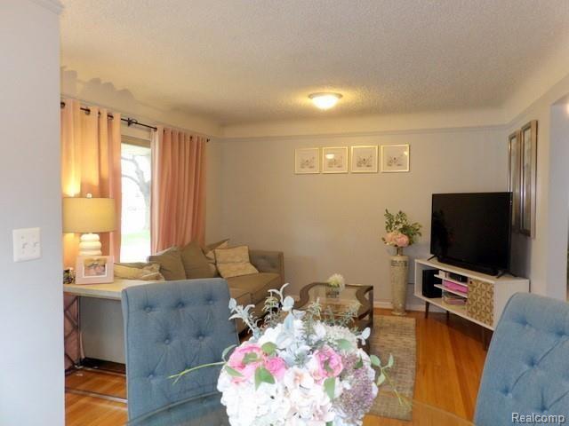 7911 Merrick Street Taylor, MI 48180 - Photo 16 of 42 16. OPEN CONCEPT!