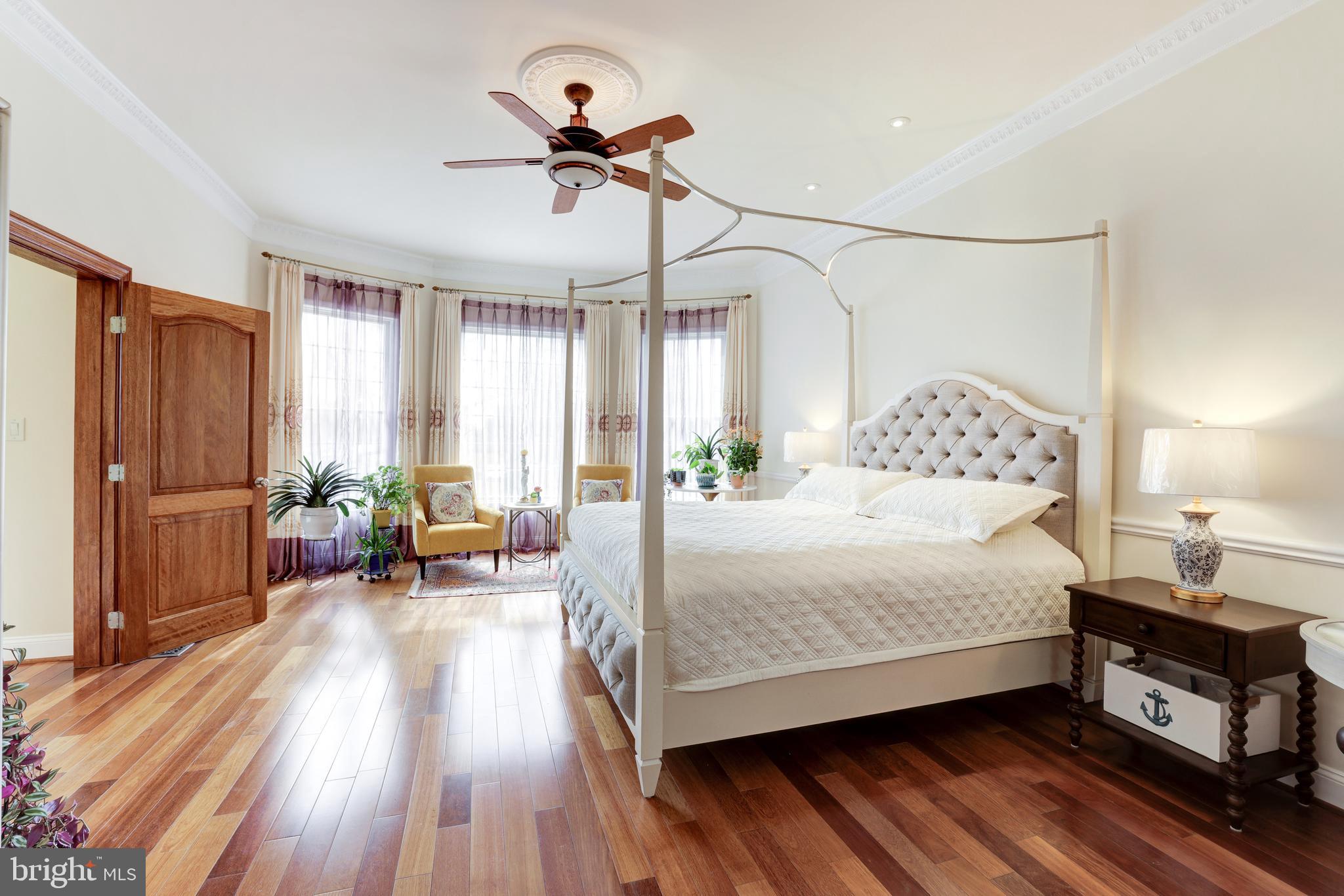 2909 Chain Bridge Road Oakton, VA 22124 - Photo 21 of 41 Main Level Bedroom Suite