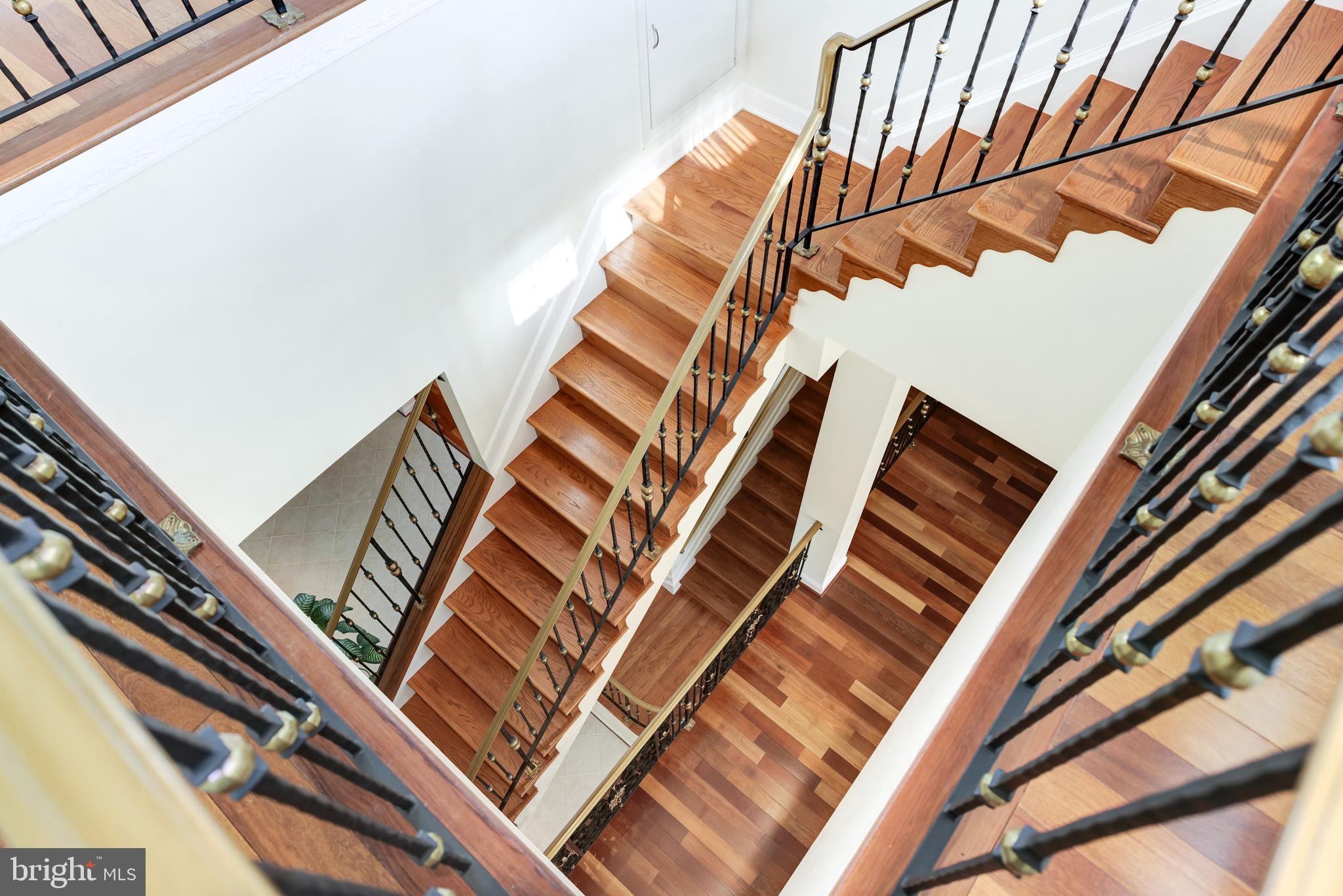2909 Chain Bridge Road Oakton, VA 22124 - Photo 29 of 41 Dramatic Staircase