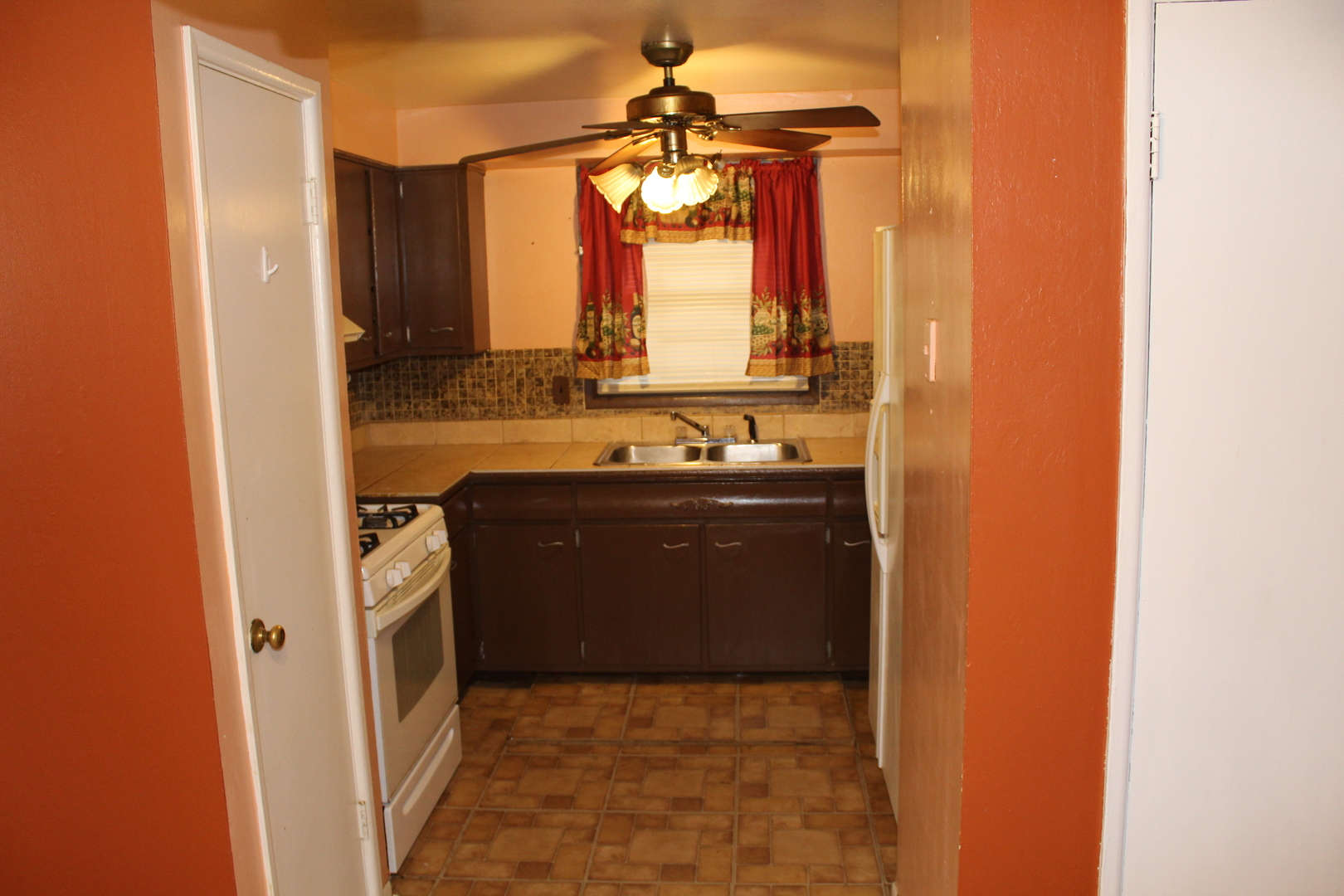 11630 South Throop Street Chicago, IL 60643 - Photo 6 of 15 a bathroom with a sink and a mirror