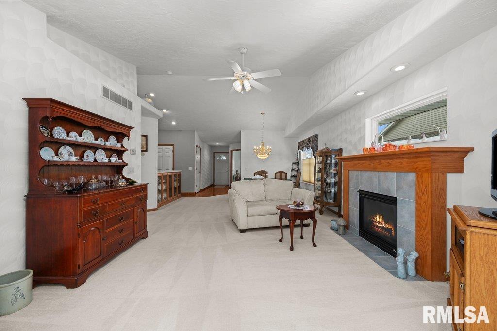 5377 Red Fox Road Bettendorf, IA 52722 - Photo 11 of 31 Gallery Image 11