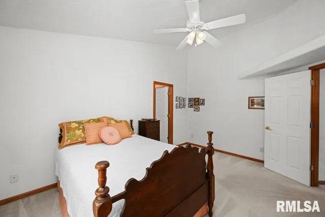 $350,000 | 5377 Red Fox Road, Bettendorf, IA 52722