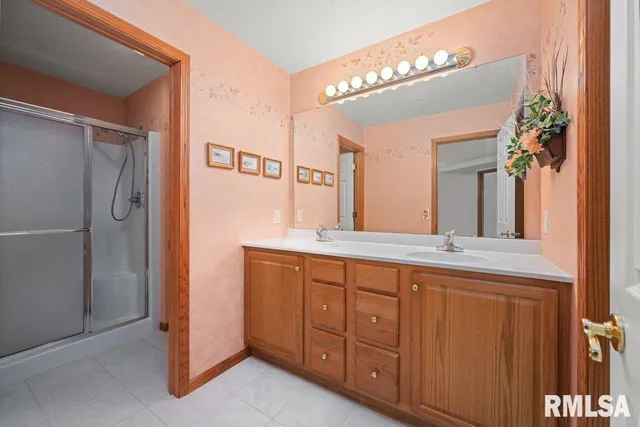 $350,000 | 5377 Red Fox Road, Bettendorf, IA 52722